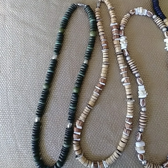 Casual beaches necklaces. - Picture 4 of 4